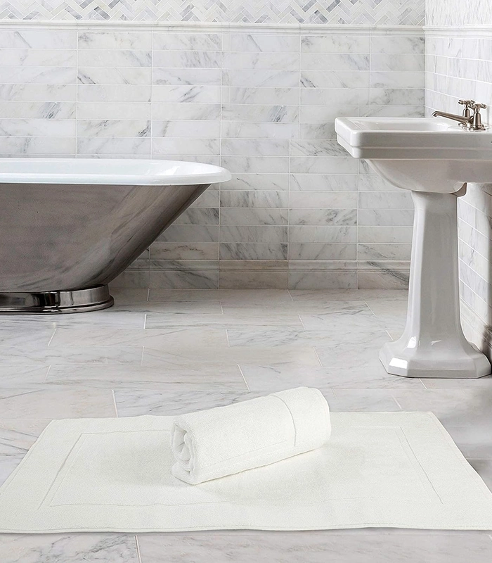 Bath Mate 011 Bath Mat - Image 1